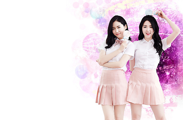 PSD 편집이미지 응시 여자 포즈 남방 사탕 서기 미소 들기 상반신 20대 성인 두명 앞모습 친구 거울 한국인 플리츠스커트 성인여자만 트윈룩 이미지편집 시선 옷 뷰포인트 셔츠 관계 모션 디저트 표정 사람 동양인 청년 치마 여자만 성인만 파일형식