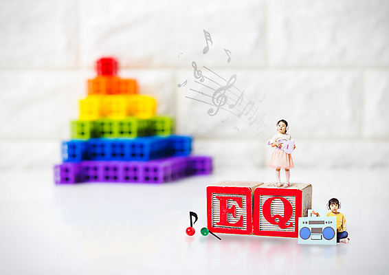 PSD 편집 편집이미지 여자 어린이교육 교육 남자 어린이 음표 서기 앉기 두명 헤드폰 블록 한국인 기타 라디오 EQ 이미지편집 기호 음악 음향기기 모션 현악기 사람 동양인 전자제품 파일형식