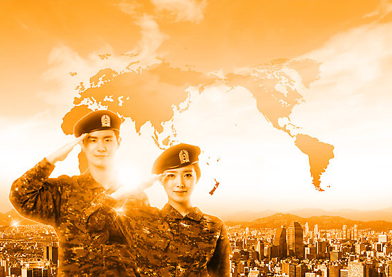 PSD 구름 편집 편집이미지 직업 여자 남자 세계지도 하늘 빌딩 상반신 20대 성인 두명 노을 군인 한국인 도시 군복 경례 거수경례 군모 이미지편집 자연요소 유니폼 지도 사람 동양인 청년 건물 세계 인사 군용 국군 파일형식