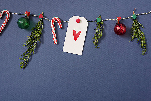 포토 JPG 스튜디오촬영 백그라운드 크리스마스 겨울 나뭇잎 실내 사탕 사람없음 장식 하트 가랜드 국내포토 모양 계절 기념일 잎 디저트 내부 파티용품 파일형식