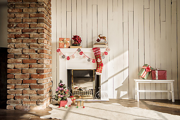 포토 JPG 스튜디오촬영 백그라운드 크리스마스 겨울 벽돌 양말 실내 사람없음 장식 선물상자 크리스마스트리 벽난로 가랜드 국내포토 계절 기념일 선물 내부 상자 파티용품 파일형식