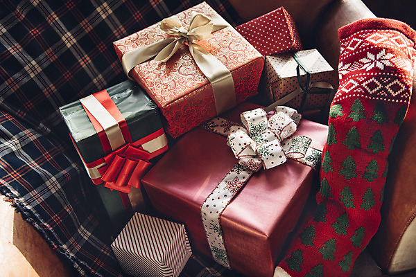 포토 JPG 스튜디오촬영 백그라운드 크리스마스 겨울 양말 실내 사람없음 장식 선물상자 담요 체크무늬 국내포토 계절 기념일 무늬 선물 내부 상자 파일형식