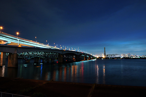 포토 JPG 야경 하늘 사람없음 야외 강 가교 국내포토 건축물 야간 파일형식 풍경_경치