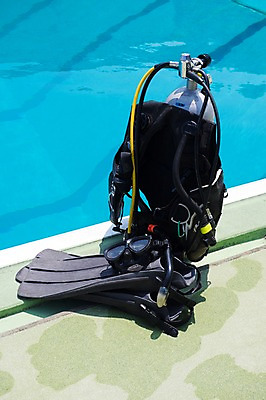 포토 JPG 주간 수영장 사람없음 야외 오리발 산소통 스쿠버다이빙장비 국내포토 자연요소 통 스쿠버다이빙용품 파일형식