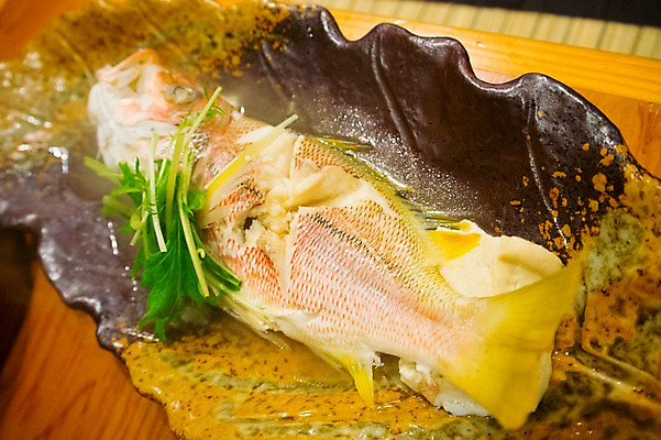 포토 JPG 그릇 실내 사람없음 생선찜 국내포토 식기 내부 찜 파일형식