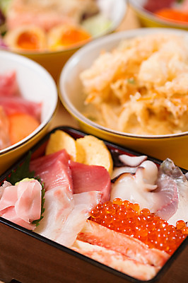 포토 JPG 실내 사람없음 생선회 회 튀김 도시락 튀김덮밥 회덮밥 일본음식 국내포토 음식 내부 덮밥 파일형식