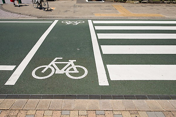 포토 JPG 주간 풍경 사람없음 야외 도시풍경 일본 도시 횡단보도 자전거전용 국내포토 자연요소 아시아 보행로 전용 파일형식