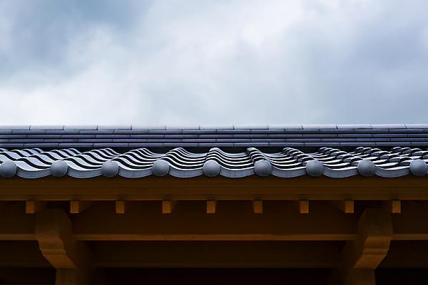 포토 JPG 주간 구름 하늘 지붕 풍경 사람없음 야외 도시풍경 일본가옥 국내포토 자연요소 도시 일본전통 파일형식