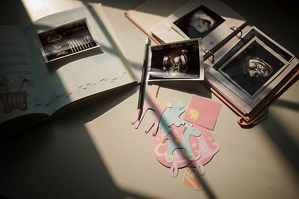 포토 JPG 실내 사람없음 연필 일기 앨범 태교 줄노트 기념사진 초음파사진 국내포토 학용품 내부 필기구 공책 임신 파일형식