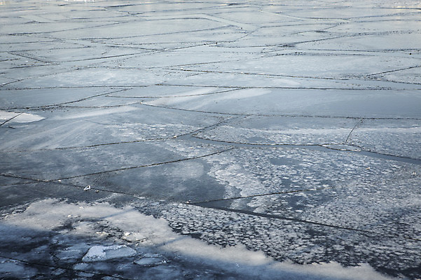 포토 JPG 주간 겨울 서울 사람없음 야외 결빙 얼음 한강 여의도 한파주의보 국내포토 자연요소 계절 한국 자연재해 랜드마크 파일형식