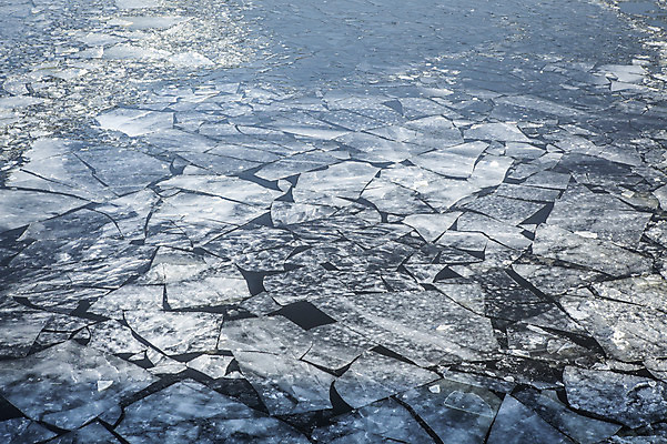 포토 JPG 주간 겨울 서울 사람없음 야외 결빙 얼음 한강 여의도 한파주의보 국내포토 자연요소 계절 한국 자연재해 랜드마크 파일형식