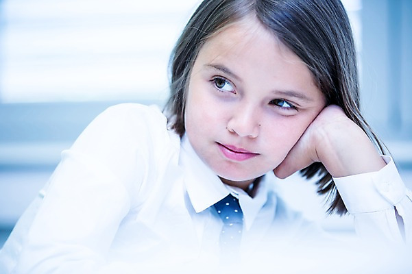포토 JPG 서양인 외국인 학생 응시 여자 교복 어린이 학교 실내 한명 앉기 상반신 앞모습 10대 스쿨라이프 턱괴기 십대여자한명만 국내포토 1 라이프스타일 시선 옷 교육 뷰포인트 모션 청소년 사람 인종 내부 여자한명만 십대여자만 파일형식