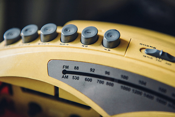 포토 JPG 백그라운드 버튼 사람없음 아웃포커스 빈티지 오브젝트 복고 카세트라디오 국내포토 컨셉 촬영기법 라디오 파일형식