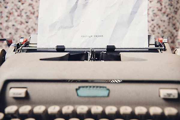 포토 JPG 종이 백그라운드 사람없음 빈티지 오브젝트 복고 타자기 구김 국내포토 컨셉 모션 골동품 파일형식