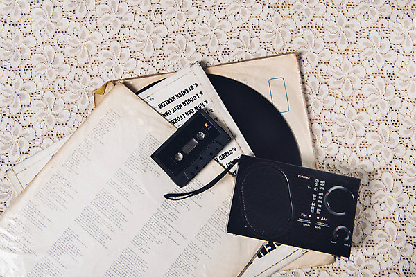 포토 JPG 백그라운드 사람없음 카세트테이프 레코드 빈티지 천 오브젝트 라디오 복고 국내포토 레이스천 컨셉 전자제품 직물 음반 파일형식