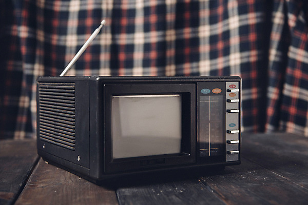 포토 JPG 백그라운드 안테나 사람없음 목재 텔레비전 빈티지 오브젝트 복고 체크무늬 나무바닥 국내포토 나무 컨셉 무늬 재료 통신 바닥 전자제품 파일형식