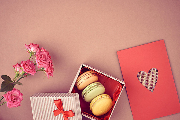포토 JPG 해외이미지 커플 리본 분홍색 컨셉 결혼식 디저트 기념 발렌타인데이 선물 사랑 사람없음 빨간색 상자 축제 수확 하트 인사 신용카드 달콤 복고 엽서 마카롱 프랑스어 2월 특별함 핸드메이드 파리(프랑스) 해외202004 해외포토 모양 문자 감정 음식 컬러 결혼 농업 관계 데이이벤트 금융 예절 날짜 맛 편지 파일형식 이미지허브