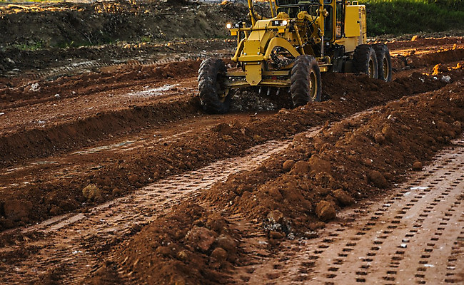 포토 JPG 해외이미지 산업 도로 모래 사람없음 야외 건물 기계 흙 장비 건설현장 바퀴 불도저 굴착기 발굴 무역 트랙터 해외202004 해외포토 건축물 길 교통시설 건설업 중장비 농기계 특수차량 파일형식 이미지허브