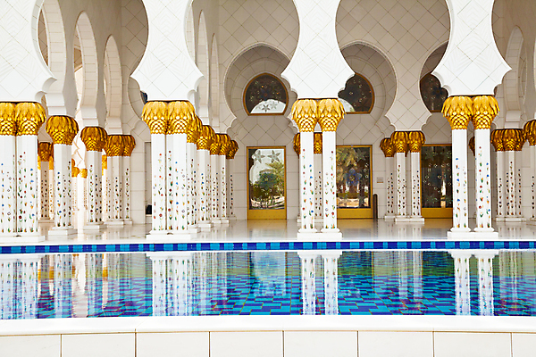 포토 JPG 해외이미지 디자인 종교 꽃무늬 건축양식 사람없음 가로 궁전 흰색 기둥 복도 중앙 이슬람교 아치 모스크 대리석 동쪽 아랍에미리트 숭배 아랍어 해외202004 해외포토 건축 꽃 컬러 고건축 무늬 재료 중동 방향 파일형식 이미지허브