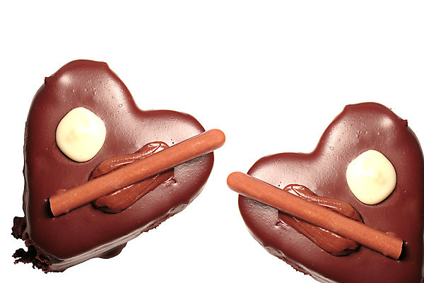 포토 JPG 해외이미지 접시 음식 조각 포크 부분 디저트 기념 요리 사람없음 장식 컬러풀 갈색 파티 케이크 식당 초콜릿 얼음 검은색 어둠 빵집 대접 고명 달콤 설탕 굽기 먹기 크림 충동구매 고립 무스 반투명 브라우니 커스터드 페스츄리 해외202004 해외포토 자연요소 식기 빵 컬러 모션 이벤트 쇼핑 상점 맛 구이 과소비 파일형식 이미지허브