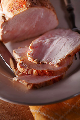 포토 JPG 해외이미지 음식 다이어트 부분 탁자 육류 돼지고기 요리 사람없음 목재 주방 식사 저녁식사 흰색 시골 횡단보도 그릴 은색 자르기 굽기 머스터드 허브 허리 향신료 상쾌 햄 후추 칠면조 훈제 건강식 식품점 절임 핸드메이드 해외202004 해외포토 나무 식물 감정 컬러 가구 식재료 재료 모션 조류 주방용품 건강 신체부위 상점 소스_음식 보행로 구이 향미료 파일형식 이미지허브