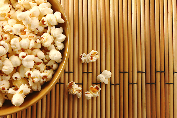 포토 JPG 해외이미지 접시 길 음식 백그라운드 다이어트 건강 옥수수 사람없음 컵 노란색 텔레비전 침묵 흰색 사발 닫기 맛 컨테이너 자르기 극장 수집 먹기 필름 영화 상쾌 팝콘 소금 버터 솜털 내추럴 판지 고립 사일로 절임 짠맛 팝 캐러멜 해외202004 해외포토 식기 감정 산업 컬러 컨셉 모션 문화예술 디저트 곡류 전자제품 소리 사기그릇 파일형식 이미지허브