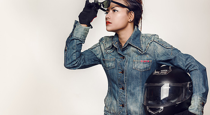 포토 JPG 해외이미지 라이프스타일 응시 행복 안경 스포츠 여행 장갑 거리 한명 안전 사람 야외 여름 운동 자전거 검은색 운전 오토바이 레이싱 도시 운전사 클래식 승차 헬멧 사건 읽기 보안 노력 모터 라이더 자동 스타일 해외202004 해외포토 직업 1 시선 잡화 계절 감정 컬러 컨셉 모션 건강 시합 생활 바이크 보호장비 파일형식 이미지허브