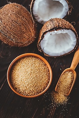 포토 JPG 해외이미지 식재료 검은배경 실내 사람없음 조미료 달콤 설탕 코코넛 나무그릇 스쿱 황설탕 해외202004 해외포토 그릇 백그라운드 과일 내부 목재 검은색 맛 향미료 파일형식 이미지허브