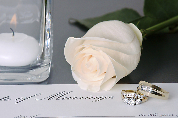 포토 JPG 해외이미지 결혼 결혼식 사람없음 장미 반지 다이아몬드 면허증 증명서 해외202004 해외포토 꽃 장신구 이벤트 보석 면허 파일형식 이미지허브