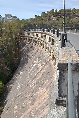 포토 JPG 해외이미지 나무 계절 공원 호수 여행 백그라운드 자연 하늘 산 풍경 사람없음 초록색 물 여름 파란색 강 반사 환경 맑음 침묵 봄 거울 흰색 시골 연못 스페인 장면 수평선 해외202004 해외포토 자연요소 식물 공공시설 유럽 컬러 날씨 소리 생태계 파일형식 이미지허브