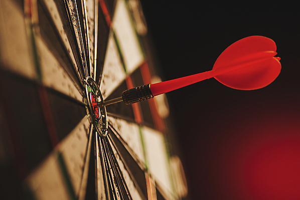 포토 JPG 해외이미지 디자인 스포츠 컨셉 비즈니스 놀이 성공 화살 아이디어 사람없음 빨간색 세트 경쟁 공연 게임 우승 원형 행운 센터 목표 계획 다트판 다트 심볼 오브젝트 슛 양궁 조준 점수 골 때리기 마케팅 승자 완벽 완전 정확 해외202004 해외포토 도형 컬러 모션 이벤트 최고 파일형식 이미지허브