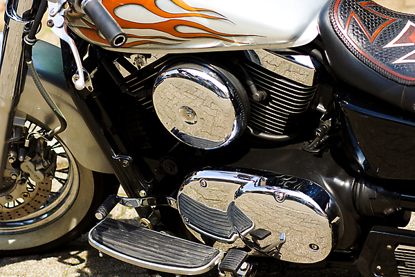 포토 JPG 해외이미지 라이프스타일 스포츠 여행 교통시설 가면 사람없음 빛 반사 금속 자전거 힘 거울 자유 오토바이 돼지 바퀴 클래식 끝 닫기 은색 승차 크루즈 묘사 속도 복고 순환 탱크 연료 가스 엔진 모터 고립 바이킹 실린더 철강 힘찬 해외202004 해외포토 컬러 교통 컨셉 배_교통 포유류 모션 재질 생활 바이크 시설 파일형식 이미지허브