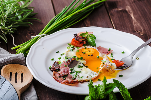 포토 JPG 해외이미지 접시 음식 빵 백그라운드 토마토 아침 건강 육류 돼지고기 요리 사람없음 초록색 노란색 계란 식사 저녁식사 튀김 흰색 하트 시골 신선 프라이팬 맛 아침식사 정상 먹기 허브 유기농 토스트 베이컨 오믈렛 점심식사 바이오 스크램블 해외202004 해외포토 주간 모양 식물 식기 웰빙 컬러 컨셉 채소 식재료 모션 주방용품 알 계란요리 파일형식 이미지허브