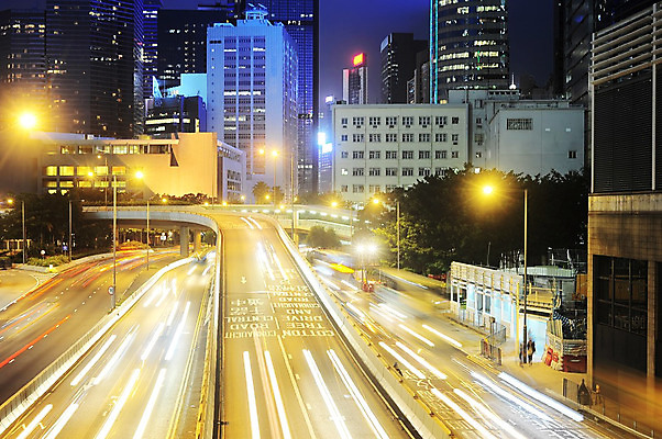 포토 JPG 해외이미지 아시아 도로 비즈니스 교통시설 하늘 미래 거리 사람없음 야외 건물 파란색 빛 도시풍경 고층빌딩 새벽 운전 도시 고속도로 도심 야간 소프트포커스 아스팔트 땅 지역 홍콩 방식 해외202004 해외포토 자연요소 건축물 나라 길 컬러 교통 컨셉 모션 촬영기법 풍경 빌딩 중국 시설 파일형식 이미지허브