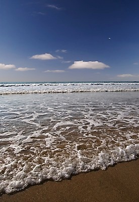 포토 JPG 해외이미지 구름 모래 파도 바다 섬 여행 백그라운드 하늘 날씨 휴가 휴식 풍경 사람없음 야외 세로 물 여름 파란색 컬러풀 햇빛 평화 우주 맑음 거품 꿈 젖음 자유 흰색 뜨거움 서핑 휴양지 질감 장면 내추럴 단절 이국적 파라다이스 수평선 해외202004 해외포토 자연요소 계절 컬러 컨셉 태양 장소 수상스포츠 파일형식 이미지허브