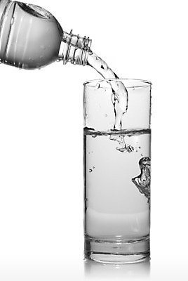 포토 JPG 해외이미지 웰빙 음료 음식 포즈 백그라운드 모션 유리 건강 사람없음 물 거품 젖음 추위 흰색 신선 액체 붓기 떨어짐 플라스틱 오브젝트 분수 싱글 상쾌 심플 고립 소다 평야 스플래쉬 해외202004 해외포토 자연요소 감정 컬러 컨셉 자연 재질 파일형식 이미지허브