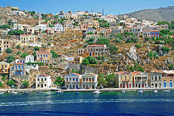 포토 JPG 해외이미지 유럽 바다 섬 여행 요트 건축양식 창문 하늘 호텔 휴가 산 주택 해변 사람없음 건물 물 파란색 컬러풀 여행객 마을 항구 보트 크루즈 지중해 그리스 언덕 포트 타운 석호 그리스인 해외202004 해외포토 자연요소 서양인 건축물 건축 나라 컬러 배_교통 교통시설 숙소 사람 도시 파일형식 이미지허브