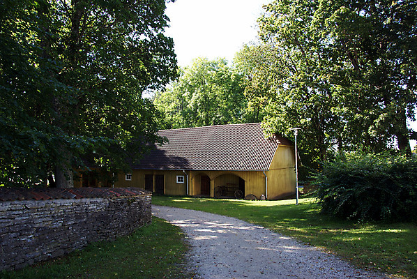 포토 JPG 해외이미지 나무 도로 건축양식 하늘 지붕 주택 사람없음 건물 초록색 파란색 정원 바위 시골 역사 재산 고급 빌라 맨션 복고 방법 옛날 해외202004 해외포토 식물 건축물 건축 길 컬러 컨셉 교통시설 금융 돌_바위 파일형식 이미지허브