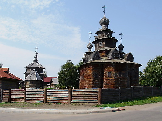 포토 JPG 해외이미지 전통 유럽 종교 백그라운드 십자가 건축양식 하늘 사람없음 야외 건물 목재 파란색 갈색 교회 맑음 시골 역사 성자 러시아 천연기념물 숭배 옛날 해외202004 해외포토 나무 건축물 건축 나라 컬러 재료 종교건축 날씨 파일형식 이미지허브