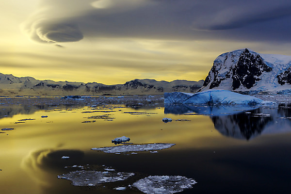 포토 JPG 해외이미지 바다 여행 백그라운드 밭 자연 하늘 표면 산 파노라마 아이슬란드 풍경 사람없음 물 태양 반사 일출 환경 얼음 어둠 침묵 일몰 새벽 추위 만 황무지 남극 북극 빙하 서리 장면 지역 빙산 남쪽 석호 깊이 절정 수평선 해외202004 해외포토 자연요소 유럽 농업 촬영기법 노을 소리 극지방 방향 생태계 파일형식 이미지허브