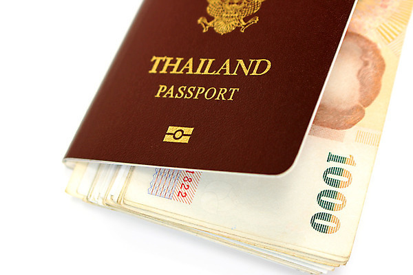 포토 JPG 해외이미지 직업 아시아 종이 여행 지폐 돈 비즈니스 태국 휴가 사람없음 세계 글로벌 여행객 동전 저축 황금 은색 도착 문서 보안 투자 여권 신분 통과 우표 시민 고립 수입 신분증 이민 세관 해외202004 해외포토 나라 컬러 이동 안전 사람 금융 재산 국민 증명서 파일형식 관세청 이미지허브