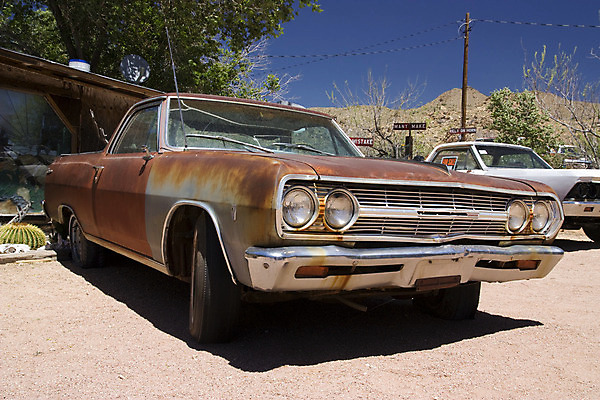 포토 JPG 해외이미지 도로 길 여행 자동차 하늘 휴가 거리 사람없음 파란색 미국 운전 사막 자유 수확 흰색 고속도로 6 심볼 사인 캘리포니아 애리조나 천국 루트 옛날 해외202004 해외포토 육상교통 컬러 컨셉 북아메리카 농업 교통시설 모션 숫자 파일형식 이미지허브