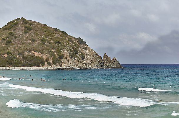 포토 JPG 해외이미지 나무 유럽 파도 바다 자연 하늘 풍경 사람없음 물 여름 태양 이탈리아 조약돌 만 지중해 암초 남쪽 내추럴 수평선 해외202004 해외포토 자연요소 식물 계절 나라 돌_바위 방향 생태계 파일형식 이미지허브
