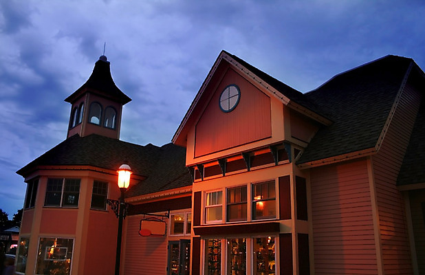 포토 JPG 해외이미지 옷 커피 돈 사람없음 내부 건물 빛 세일 상점 바 센터 시장 콘센트 구매 야간 저녁 쇼핑몰 고객 시작 상업 위치 소매 해외202004 해외포토 자연요소 건축물 음료 쇼핑 재산 파일형식 이미지허브