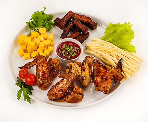 포토 JPG 해외이미지 접시 문화 음료 음식 빵 날개 토마토 채소 치즈 파슬리 건강 육류 요리 사람없음 빨간색 갈색 식당 식사 저녁식사 치킨 샐러드 튀김 흰색 뜨거움 황금 그릴 바비큐 굽기 먹기 향신료 준비 상쾌 점심식사 드럼스틱 해로움 해외202004 해외포토 식기 감정 컬러 컨셉 식재료 모션 주방용품 유제품 상점 구이 닭고기요리 향미료 파일형식 이미지허브