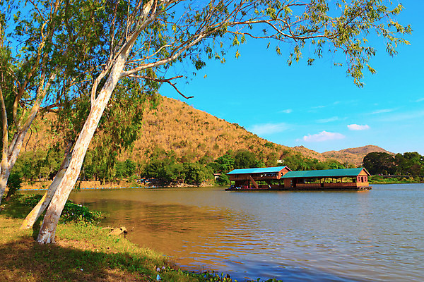 포토 JPG 해외이미지 나무 전통 아시아 문화 호수 파도 바다 섬 여행 태국 자연 하늘 주택 동양인 풍경 사람없음 야외 목재 물 강 컬러풀 반사 평화 마을 침묵 거울 보트 농부 숲 가난 심플 베트남 캄보디아 해외202004 해외포토 자연요소 식물 직업 나라 컬러 컨셉 배_교통 재료 인종 건물 동남아시아 소리 생태계 파일형식 이미지허브