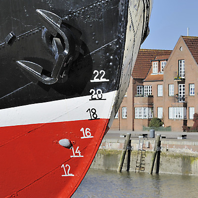 포토 JPG 해외이미지 독일 사람없음 빨간색 항구 검은색 흰색 닻 해외202004 해외포토 유럽 컬러 교통시설 파일형식 이미지허브