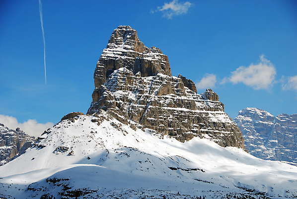 포토 JPG 해외이미지 나무 여행 백그라운드 크리스마스 겨울 자연 하늘 휴가 스키 산 파노라마 풍경 사람없음 물 산타클로스 이탈리아 흰색 숲 알프스 스키선수 천국 산악지대 해외202004 해외포토 자연요소 식물 계절 기념일 유럽 컬러 겨울스포츠 운동선수 촬영기법 생태계 파일형식 이미지허브
