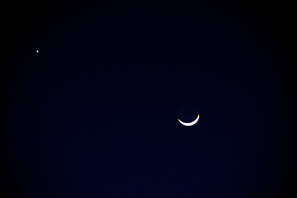 포토 JPG 해외이미지 별 백그라운드 하늘 사람없음 파란색 빛 우주 어둠 인공위성 달 야간 신비 달빛 코스모스 은하계 점성술 천문학 궤도 천국 해외202004 해외포토 자연요소 교육 꽃 컬러 컨셉 통신 파일형식 이미지허브