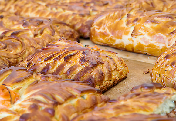 포토 JPG 해외이미지 전통 그릇 접시 디자인 음식 빵 패턴 다이어트 주택 건강 요리 사람없음 컵 케이크 주방 축제 식사 빵집 신선 최고 맛 굽기 향신료 만족 그림 양배추 반죽 아로마 칼로리 러시아인 스터핑 이스트 전국 핸드메이드 해외202004 해외포토 서양인 식기 감정 컨셉 무늬 채소 디저트 건물 상점 구이 향미료 파일형식 이미지허브